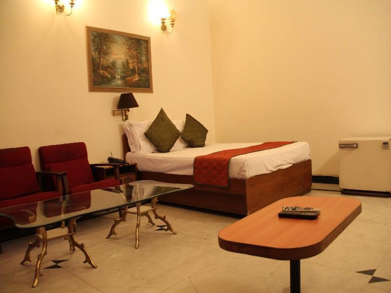 Alka Premiere Hotel New Delhi Exterior photo