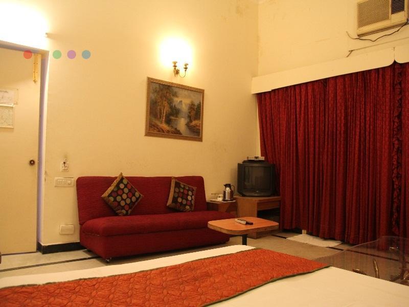 Alka Premiere Hotel New Delhi Exterior photo