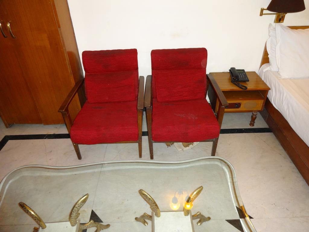 Alka Premiere Hotel New Delhi Room photo